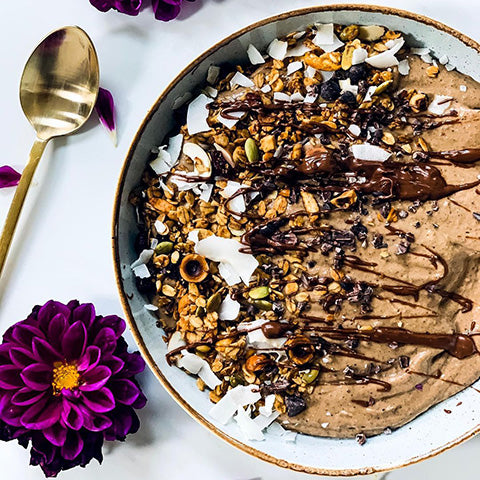 ChocolateAvocadoHazelnutSmoothieBowl