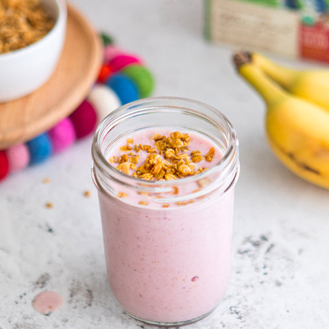 strawberry banana smoothie with granola